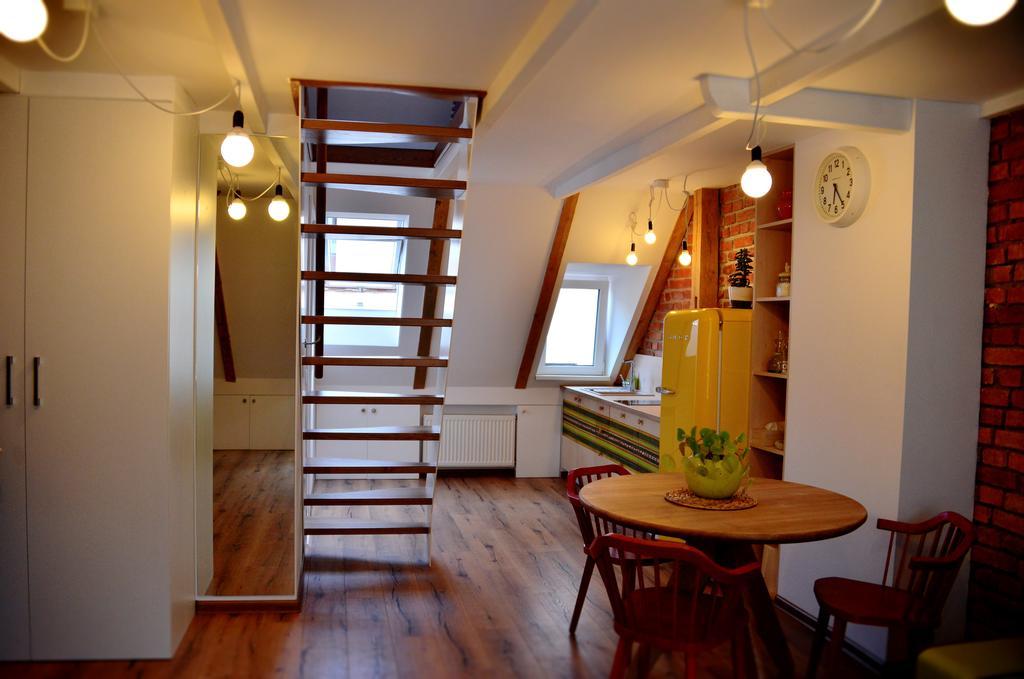 Jono Apartment كلابيدا الغرفة الصورة